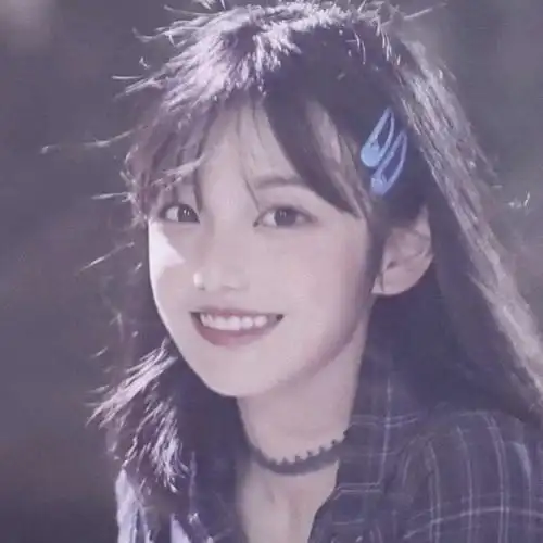 小清新脱俗真人女头 他踏万千星_女生头像_我要个性网