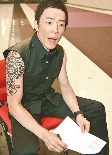 黄贯中对父亲怒吼再打我妈和老婆我会手刃你