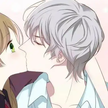 动漫情侣头像亲吻暧昧情侣间的暧昧亲吻小甜蜜