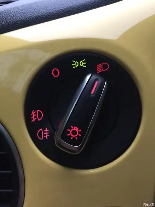 【图】小虫虫的后雾灯只有左边的会亮吗?_甲壳虫论坛_汽车之家论坛