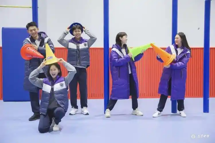 【巴蜀中学四季校服】令人心动的青春,从这里开始~_行业_企业_平台