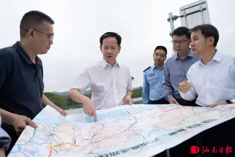 郑海涛开展高速公路沿线巡检工作时强调 全面防范化解