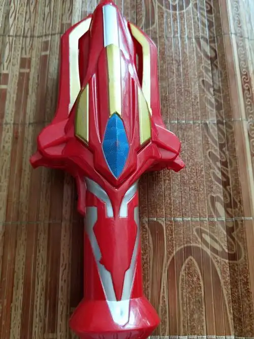 这是银河火花,它可以让人偶变身.