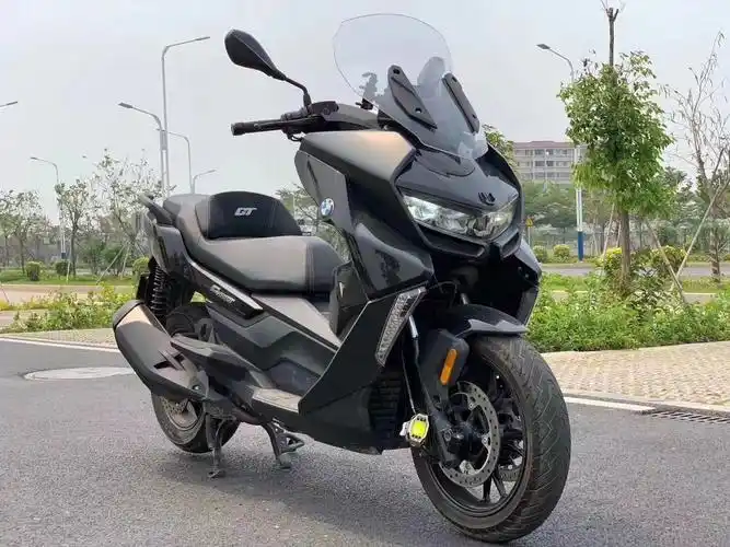 关于bmw250踏板摩托车的图片及评论