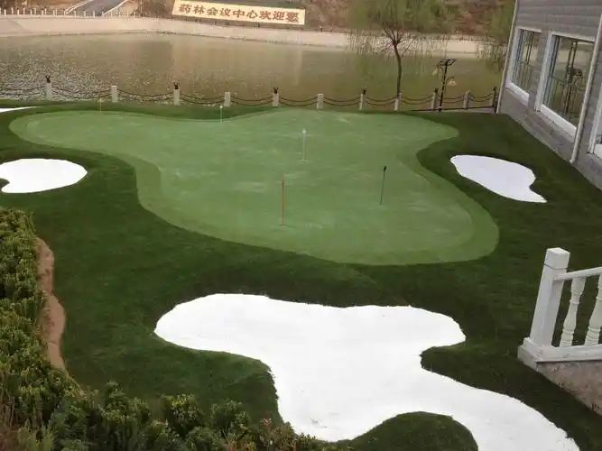 室外迷你高尔夫