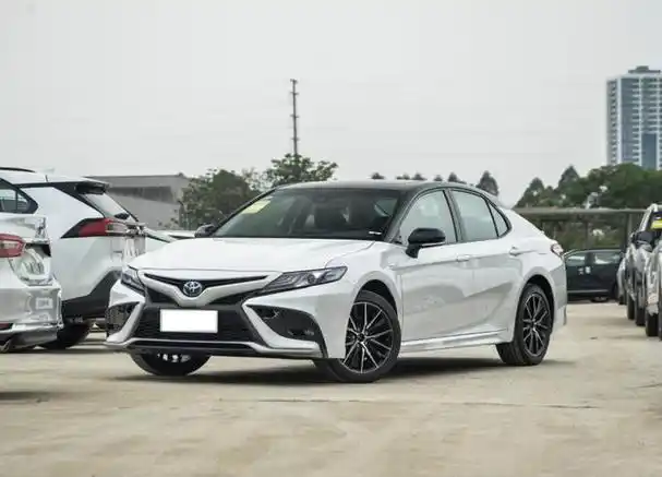 预算25万提了台丰田凯美瑞,油耗4.81l,1个月后,车主说出真心话