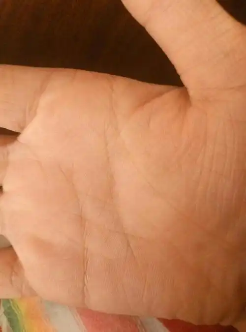 手掌粗糙摸起来很不舒服瑟瑟的,手面挺好光滑的可以改善么?