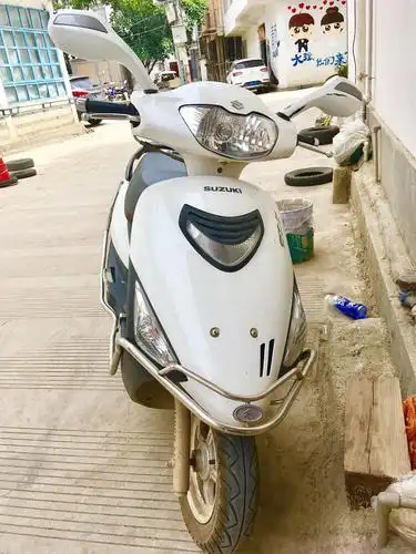 铃木海王星踏板摩托车6500