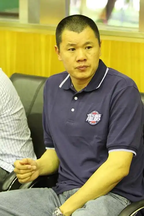 蒋兴权观看佛山青训_高清图集_新浪网