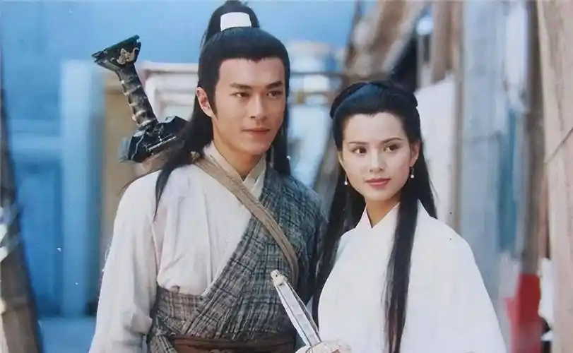 杨过抱紧了李莫愁,李莫愁为何不挣扎反抗,还放过杨过?