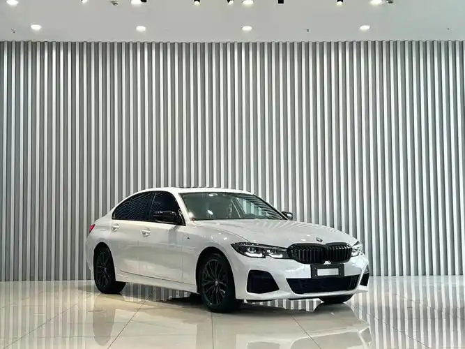 宝马 宝马3系  2022款 330i m运动曜夜套装图片