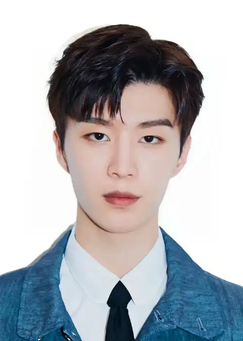 范丞丞超话95#小范日记本也可能是周记本#7515证件照小范-自修