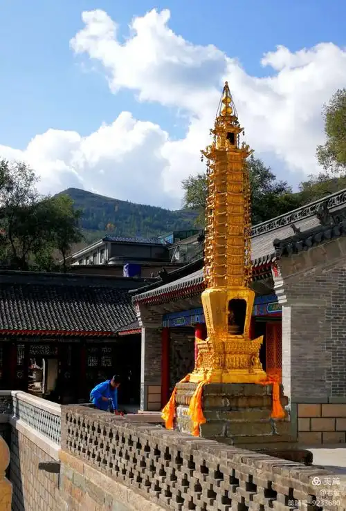 五台山显通寺 五台山第一大寺.