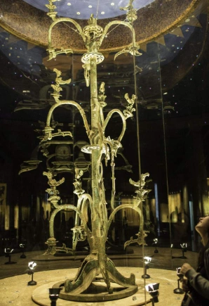 也体现了三星堆文化中古蜀人对太阳和鸟的崇拜的高度统.