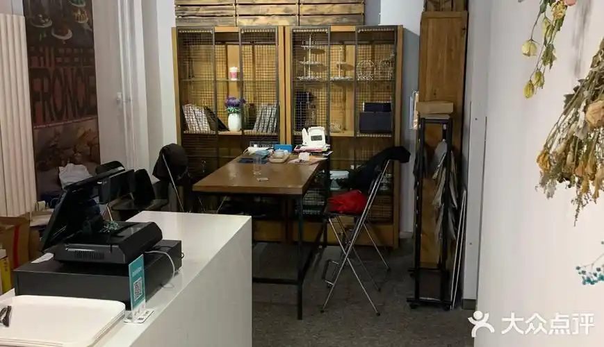 早上直接去店里面因为是早上店里面人员不多