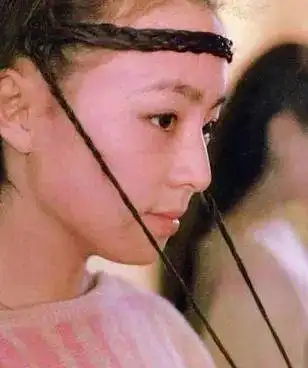 到她20多岁时的照片,有不少网友都直接惊呆了,这看起来根本不是宋丹丹