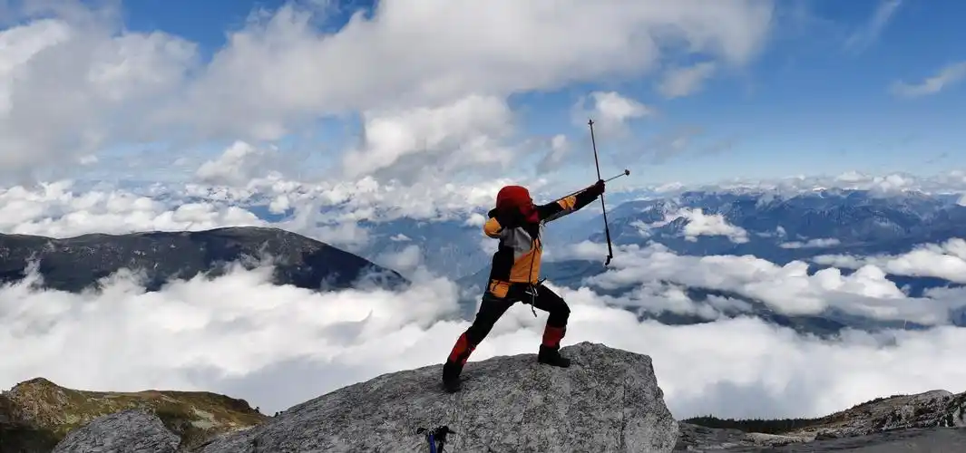 极限攀登哈巴雪山