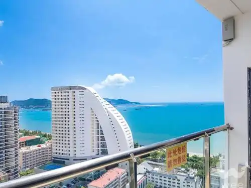 湾店)位于三亚的三亚天涯区友谊路6号擎天半岛公寓,此酒店是2星级酒店