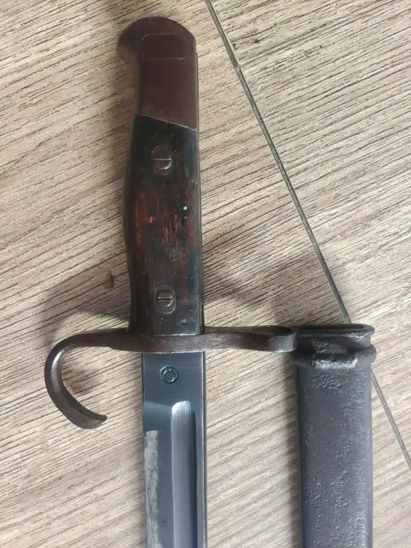 日本明治30年式刺刀,单标名古屋兵工厂生产,刀身全部烤蓝,有接近二分