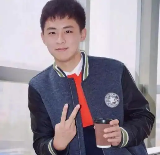 冰柠檬的扮演者张兆艺曾透露过《快乐星球》伙伴们的近况,她说邢凯轩