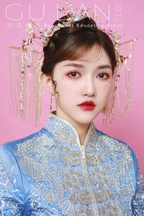 谷兰美妆教育频道的化妆造型作品《中式新娘造型》