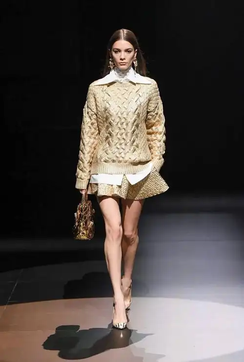 t型台valentino的浪漫不止是仙气缭绕也可以很朋克