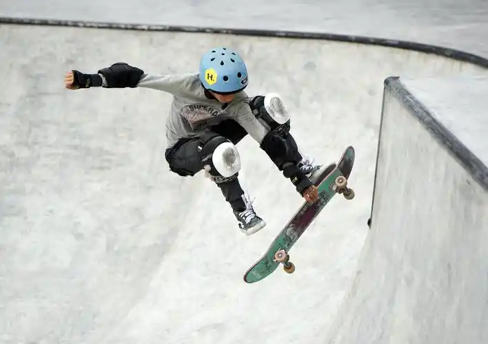 滑板中国安徽滑板公开赛男子碗池决赛赛况