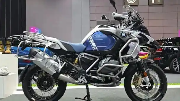 售价2339万宝马新款旅行摩托上新轴传动配abs进藏利器