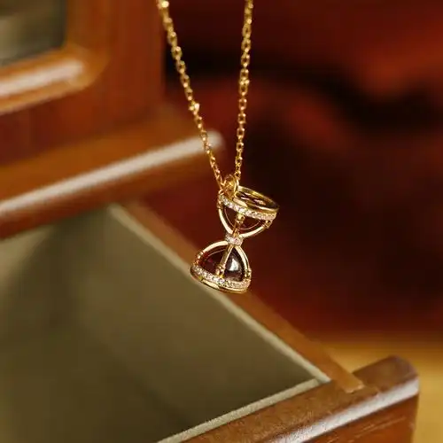 宝石芬达糖塔复古小众镀金项链定居在时光沙漏设计项坠