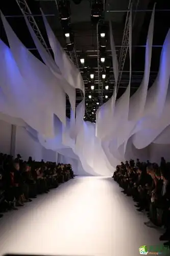 恒兴世纪装饰09巴黎春夏时装周舞台丝绸之路现代其他