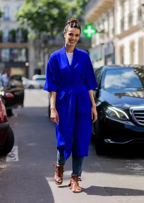 蓝色配什么颜色好看?时尚搭配让你更加出众