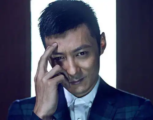 wuli男神余文乐偏爱复古侧分油头短发 重新定义儒雅绅士含义(3)