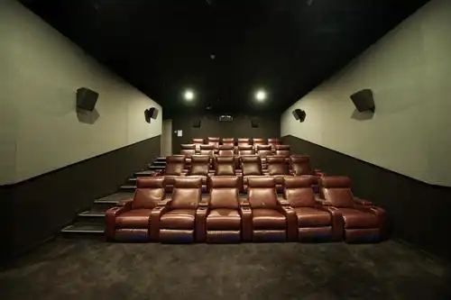 越界影城解放碑店今日盛大启幕 今起至28日享9.9元超值观影