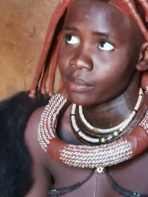 非洲掠影一一纳米比亚之红泥人