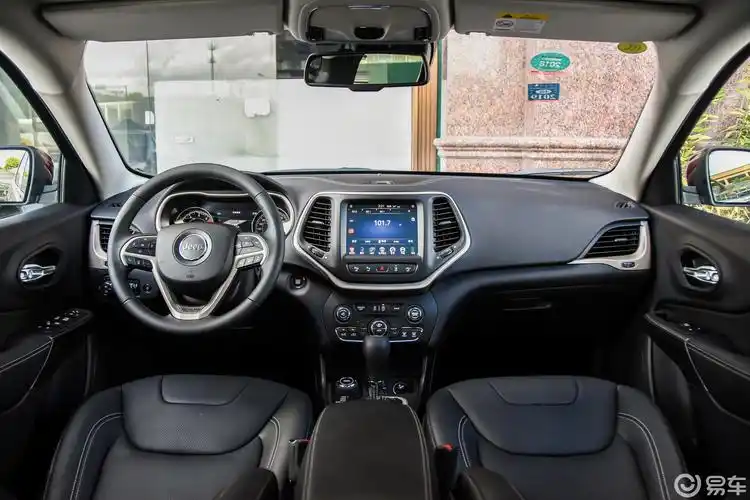 广汽菲克jeep  自由光  2017款  2020款  2019款  2017款  2016款  2.