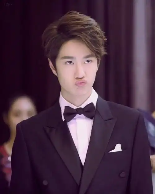 王一博小表情好可爱##王一博 嘟嘟嘴