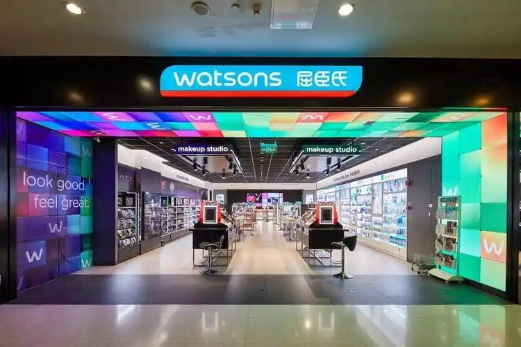 翁菲 天猫与菜鸟今日宣布,即日起联合物流伙伴和商家推出基于门店发货