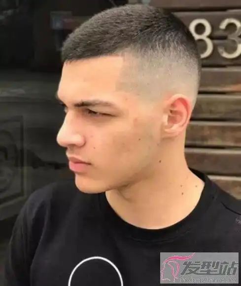 男生帅气板寸造型 简约利落太有男人味_发型站_最新流行发型设计发型