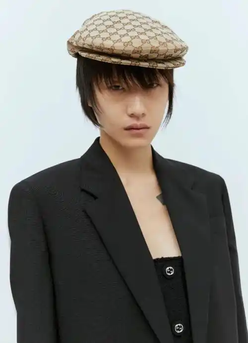 guccipradasaint laurentbottega venetafendibalenciagaalexander