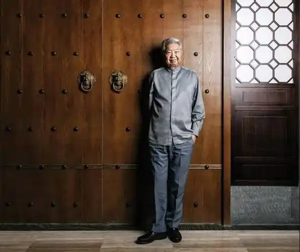 82岁蔡澜提前处理后事,卖收藏折现住酒店,雇佣8人团队