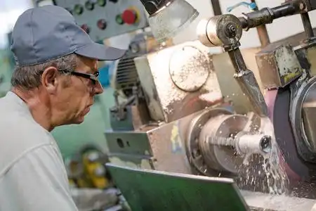 金属切削加工研磨盘的火花工业级仿银铝挤压散热片工业级数控加工后的