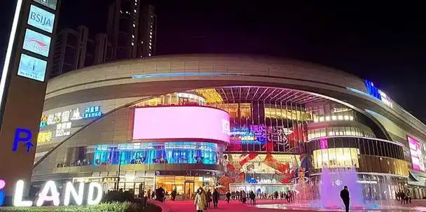 武汉一高颜值女子商场内裸奔现场画面流出知情者爆料大量内幕