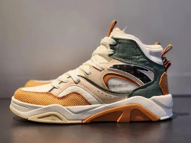 翻毛篮球哪个牌子好(由篮球鞋衍生而来的几款国潮休闲复古板鞋)