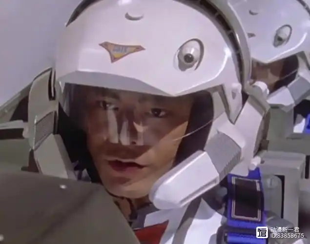 当然,说到这位龙套王最出名的角色,还得是迪迦奥特曼中的新城队员新城