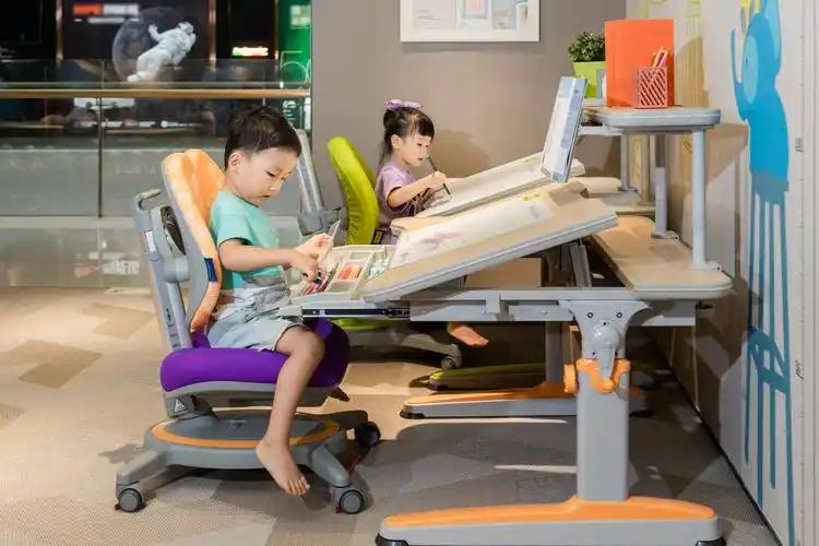 益卡思儿童桌椅