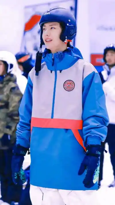 王一博陈情令古装男神帅哥壁纸明星偶像可爱头像天天向上/极限青春