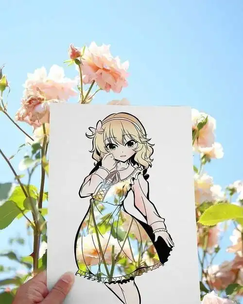 他把漫画中的女孩衣服都剪掉镂空的身体有了无数可能性