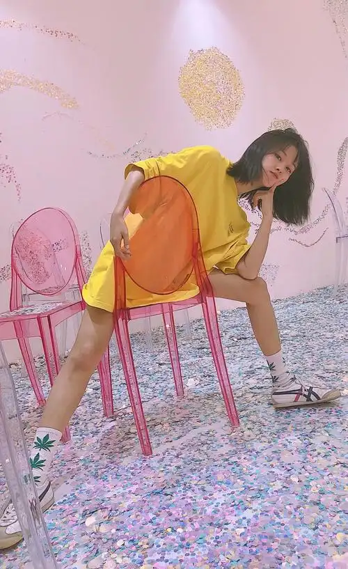 今年最火的拍照姿势摆对了瘦10斤纯干货