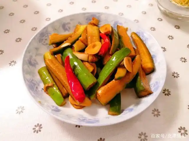 酱黄瓜,简单腌制,酸辣味,早餐的爽口小菜