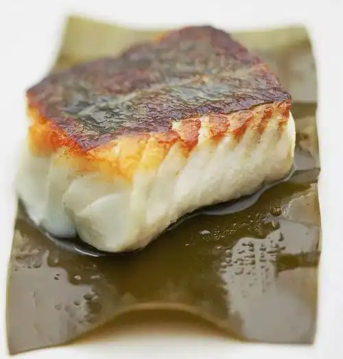 国内比较常见的冷冻鳕鱼块儿是细鳞壮鳕,也就是我们说的"深海鳕鱼".